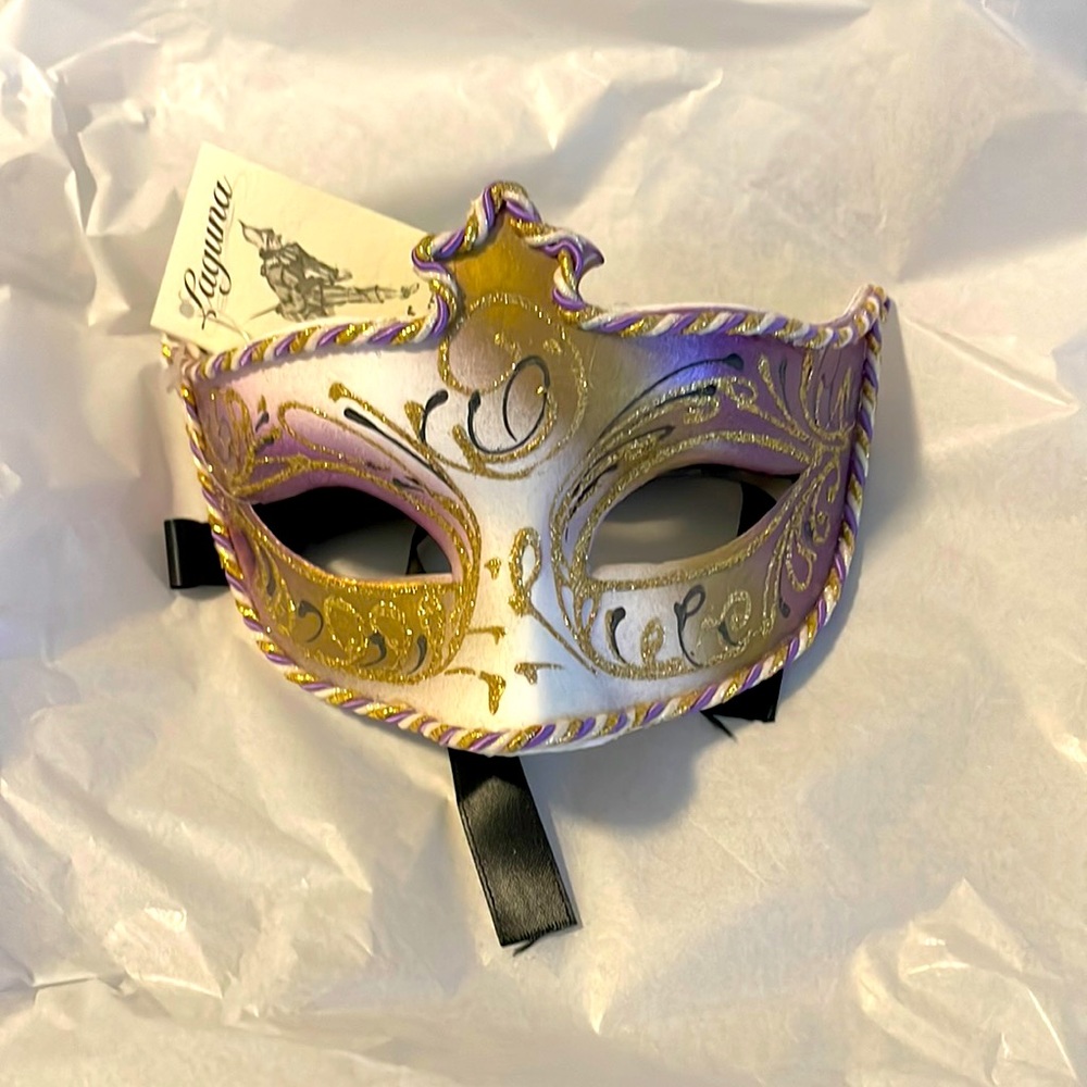 NWT Beautiful Venetian mask in gold white and purple.